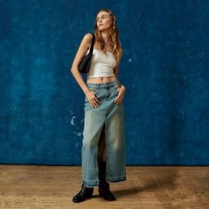BDG Urban outfitters Festival perfect Mandi A-line Denim skirt - size small 🌺